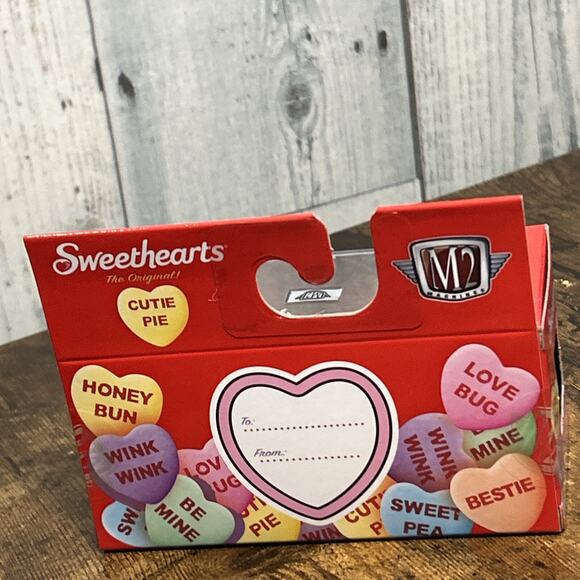 M2 Machines 2025 Sweethearts 1979 Dodge 150 Macho Power Wagon WMTS 22 25-01 - Picture 7 of 9